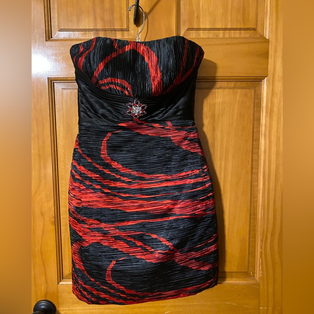 Sparkle Prom Dress Size 6 Red and Black